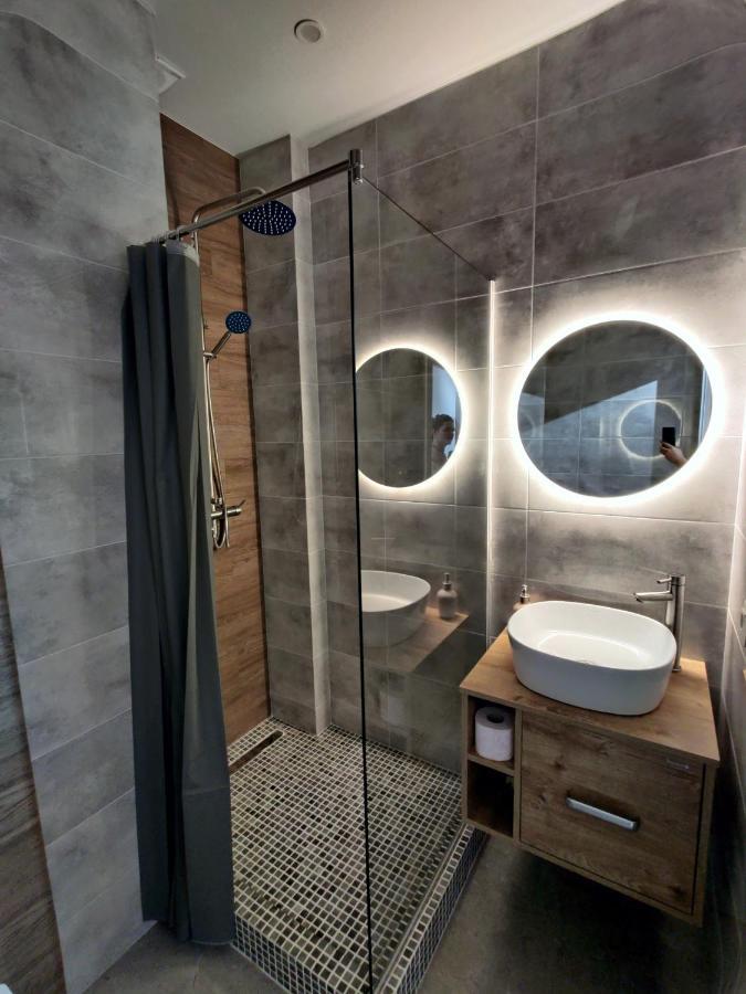 Wood Apartment Одеса Екстериор снимка